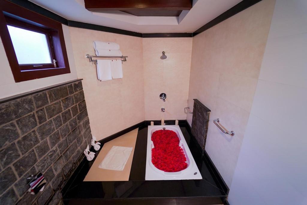 Hotel Kodai International Kodaikanal Buitenkant foto