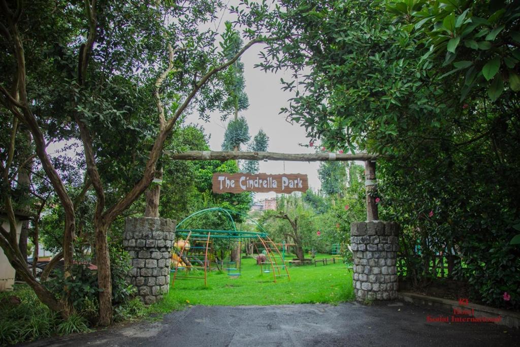 Hotel Kodai International Kodaikanal Buitenkant foto